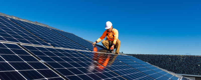 fiche-metier-installateur-de-panneaux-solaires