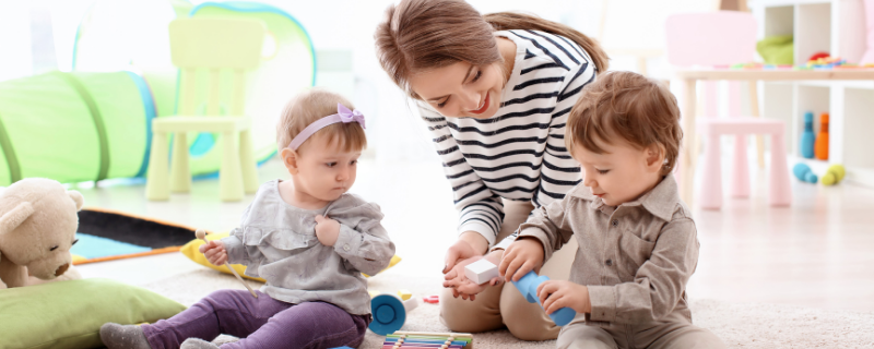 Le salaire d’une assistante maternelle en 2025