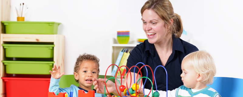 Le salaire d’une assistante maternelle en 2025